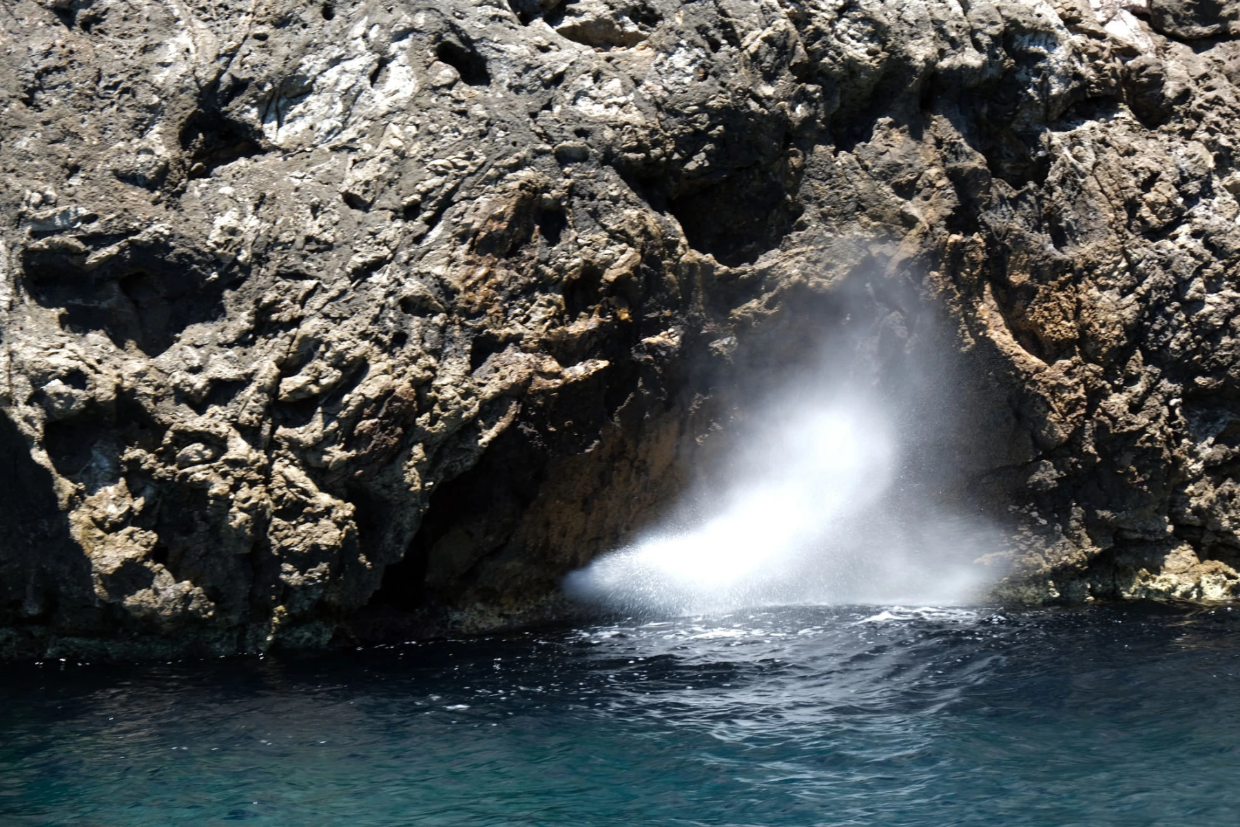 The puff of the Grotta del Soffione