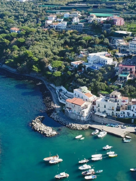 Massa Lubrense: dalla collina al mare
