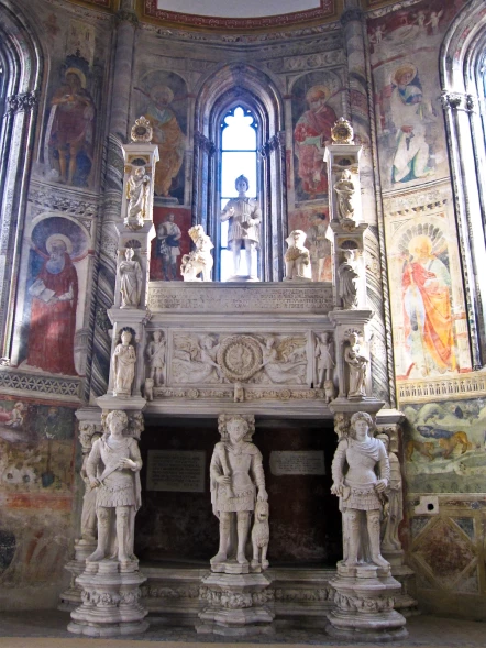 Tra gotico e rinascimento: San Giovanni a Carbonara