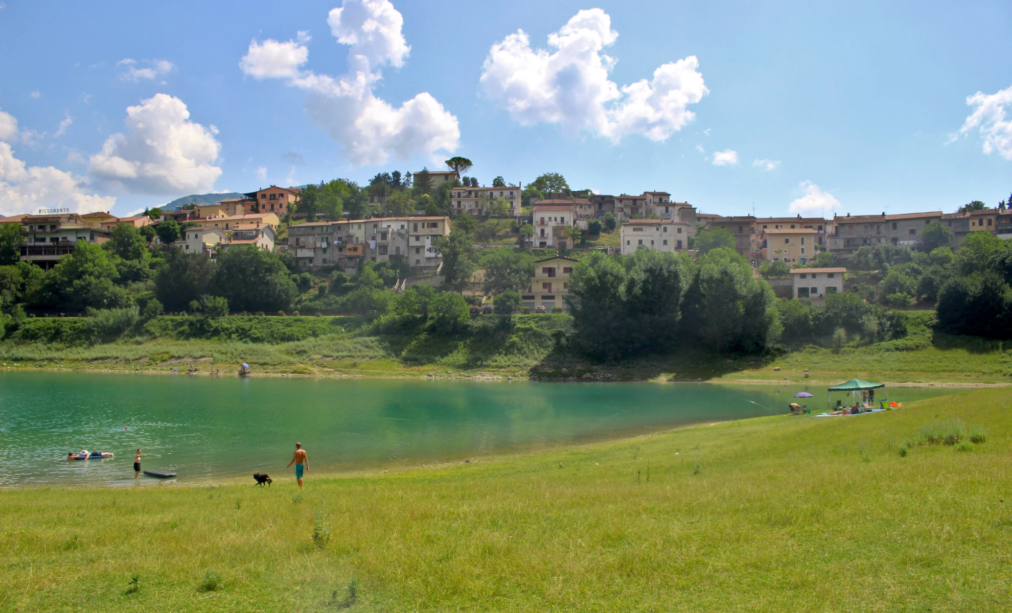On the banks of Lake Turano