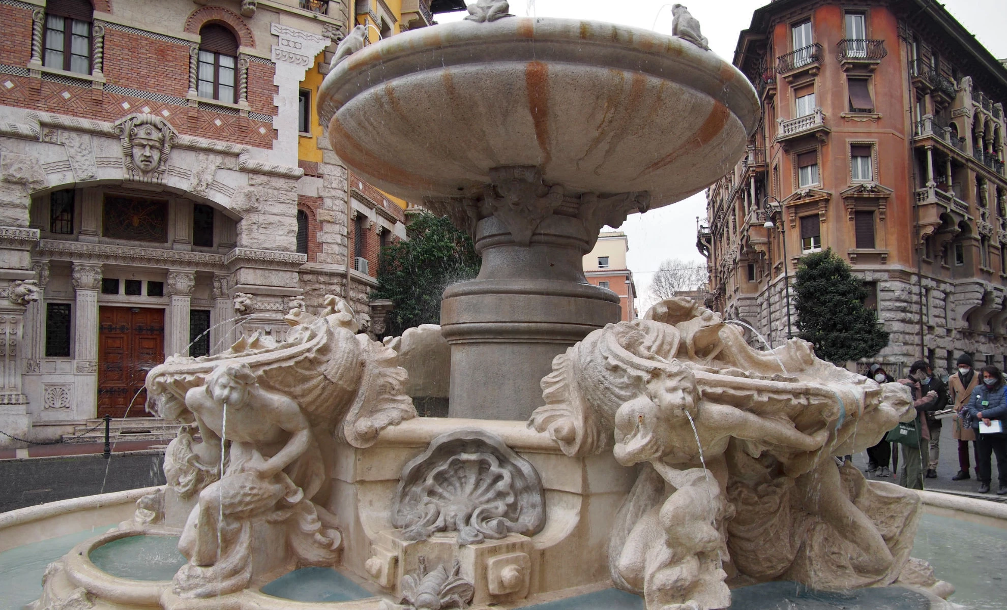 Nella piazza delle favole