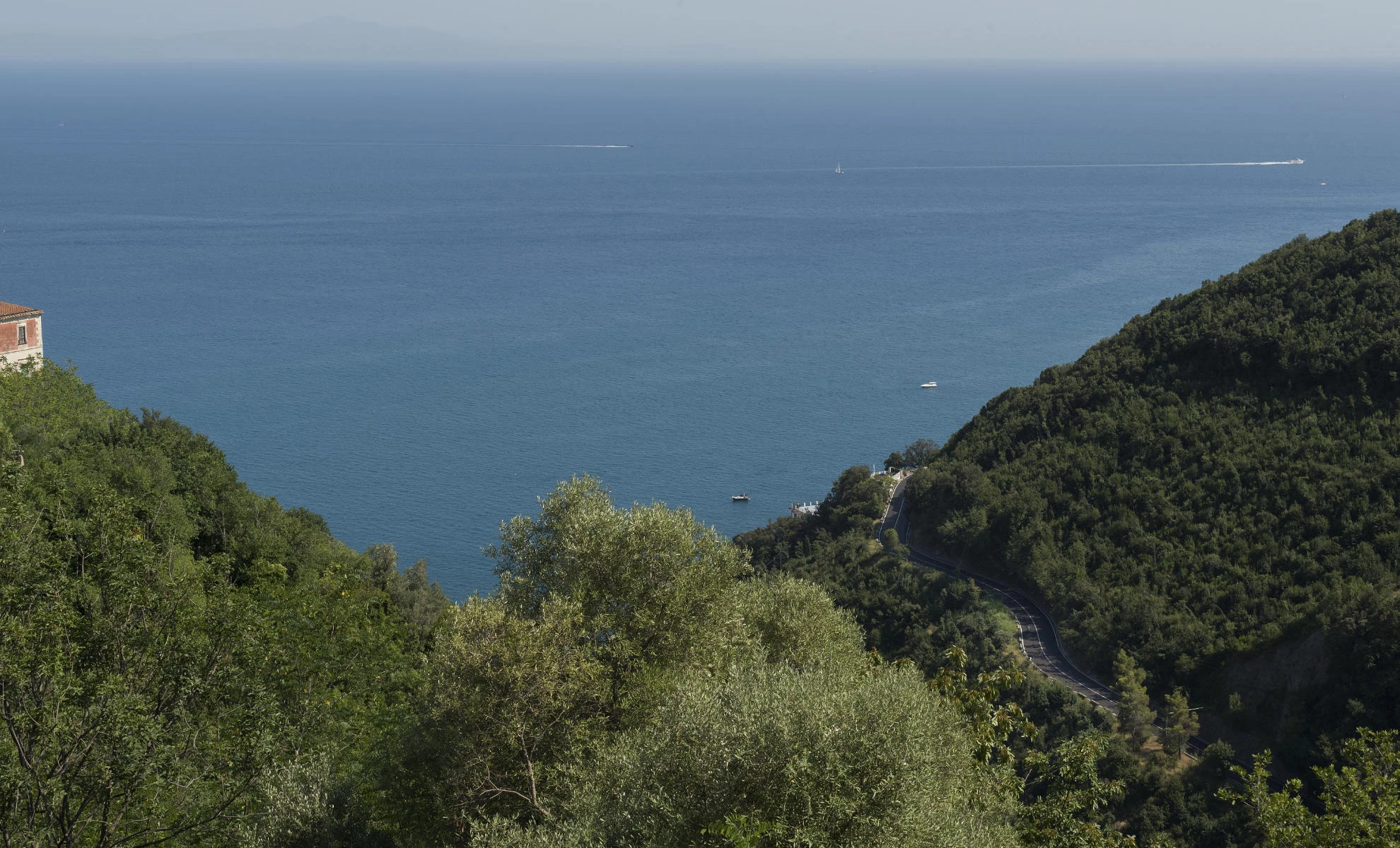 Il borgo che guarda il mare