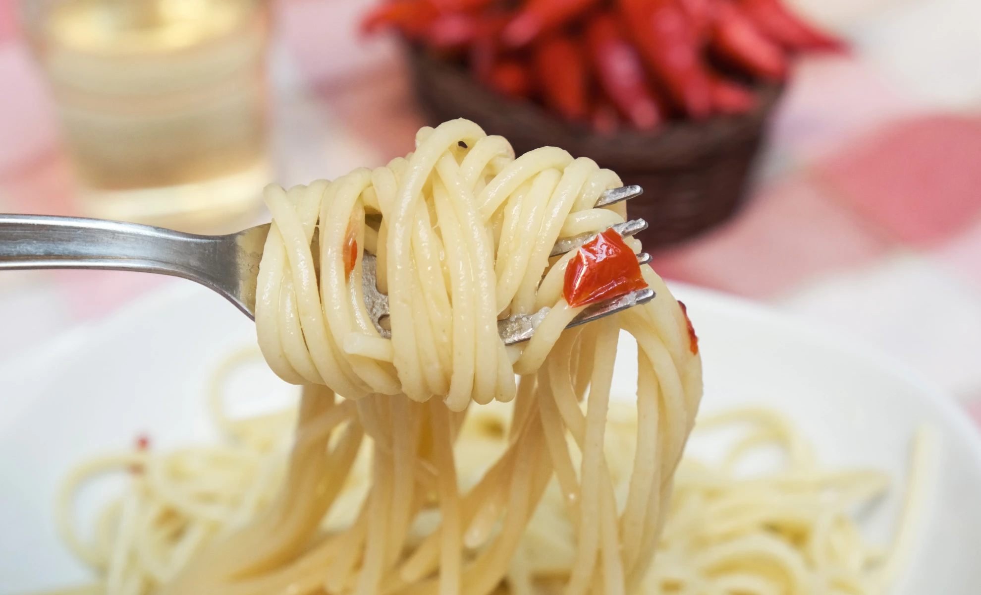 The philosophy of garlic and oil pasta