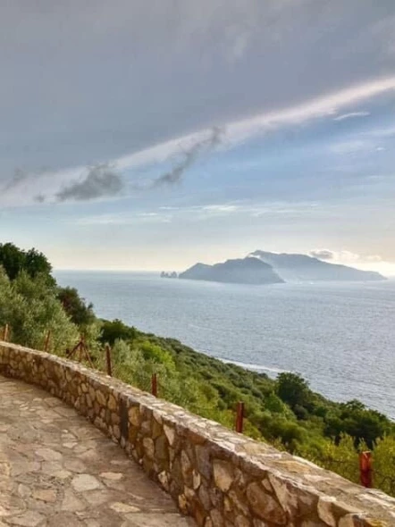 Aperi-trekking a Punta Campanella