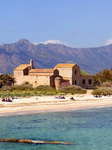 Pula e Nora: tra archeologia, fede e tradizioni sarde