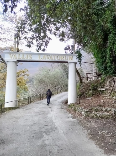 Sentieri e versi nella Valle dei Mulini